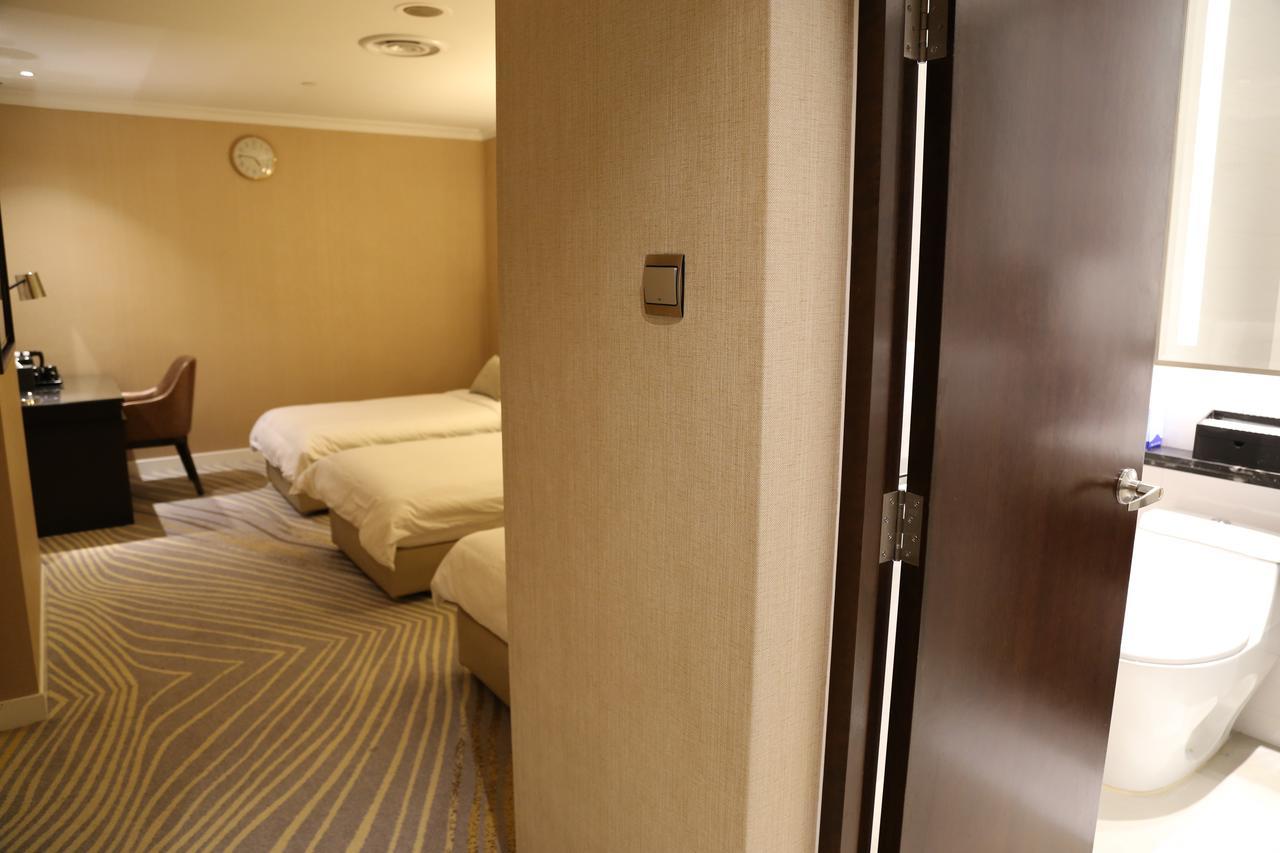 Ambassador Transit Hotel - Terminal 2 Singapore Eksteriør billede
